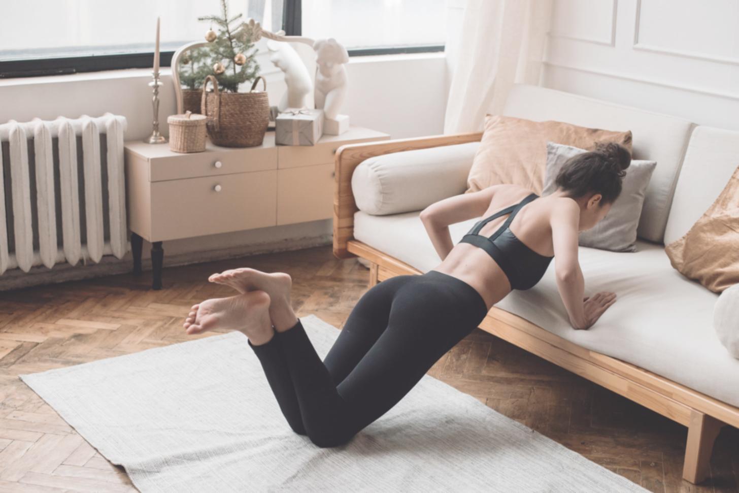 Estudiante practicando ejercicios de equilibrio en instalaciones Vornyxa Trackin
